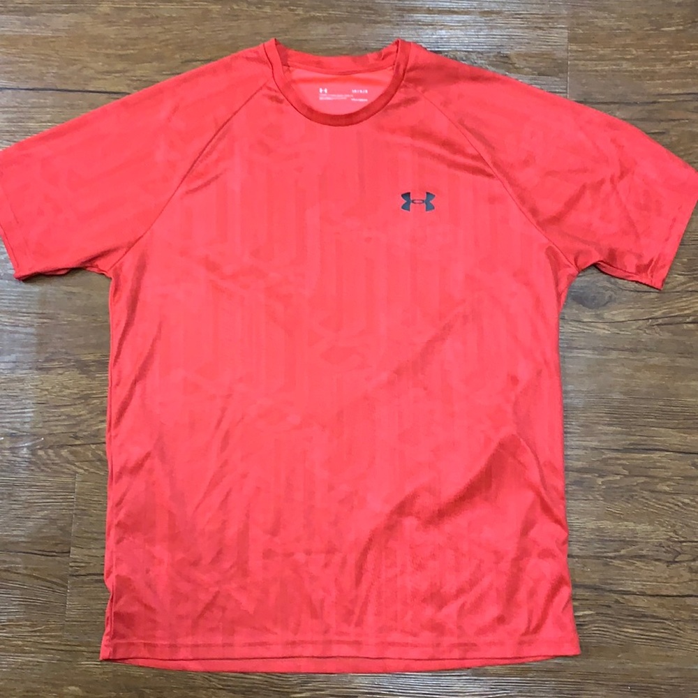 Men’s Under Armour shirt sleeves shirt. Reddish orange color size large